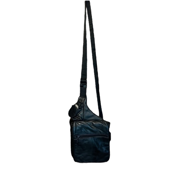 Buxton Handbags - 💰BOGO FREE Men’s Women’s Unisex Buxton Leather Crossbody or Shoulder Bag